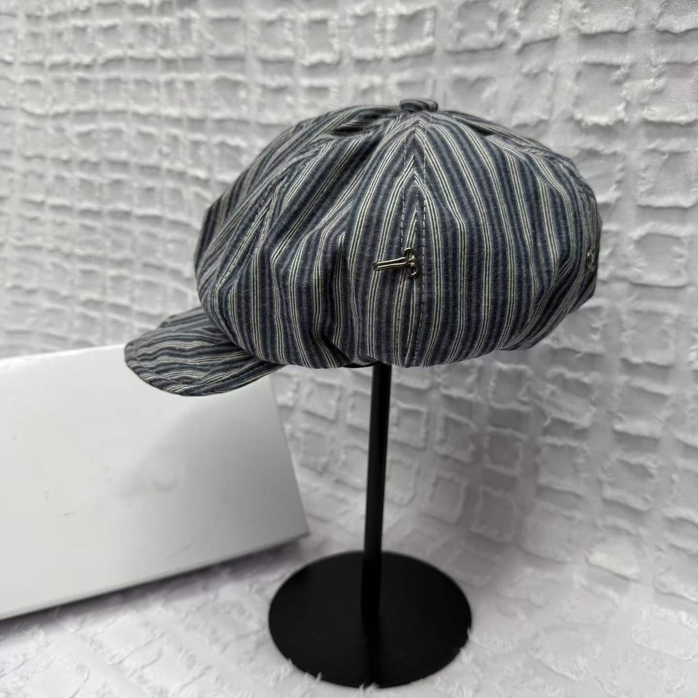 Fashion British Style Vertical Stripe Color-matched Vintage Reporter Hat, Artistic And Casual Soft Brim Painter Hat photo 4