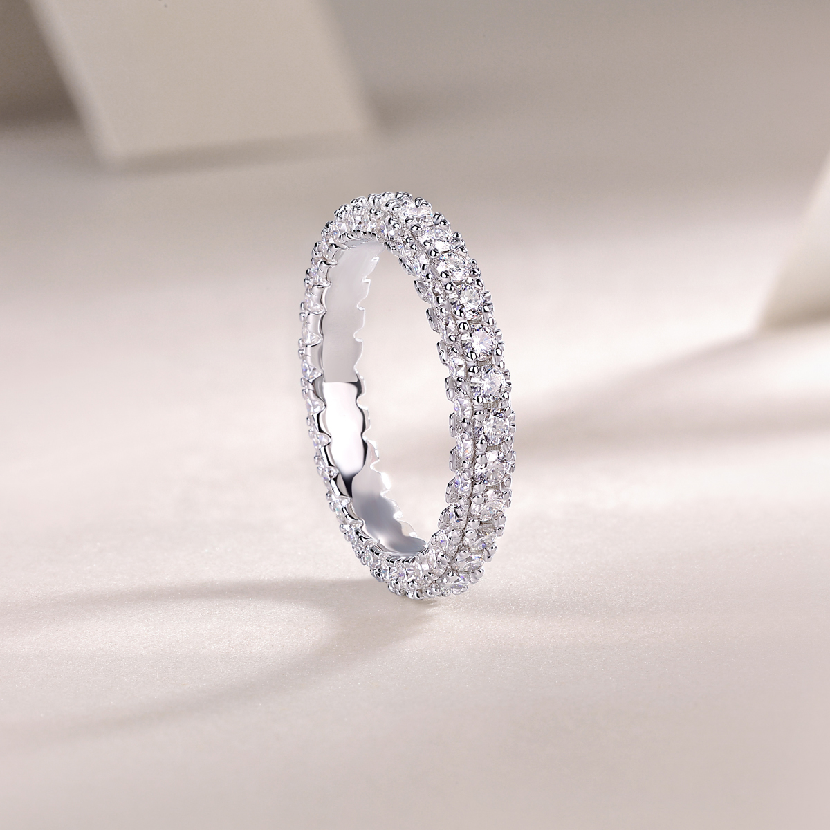 S925 Silver 2.2g Platinum Plated Moissanite Ring, 3.4mm 87pcs D VVS1 Pave Band, GRA Certified US 5-9 photo 4
