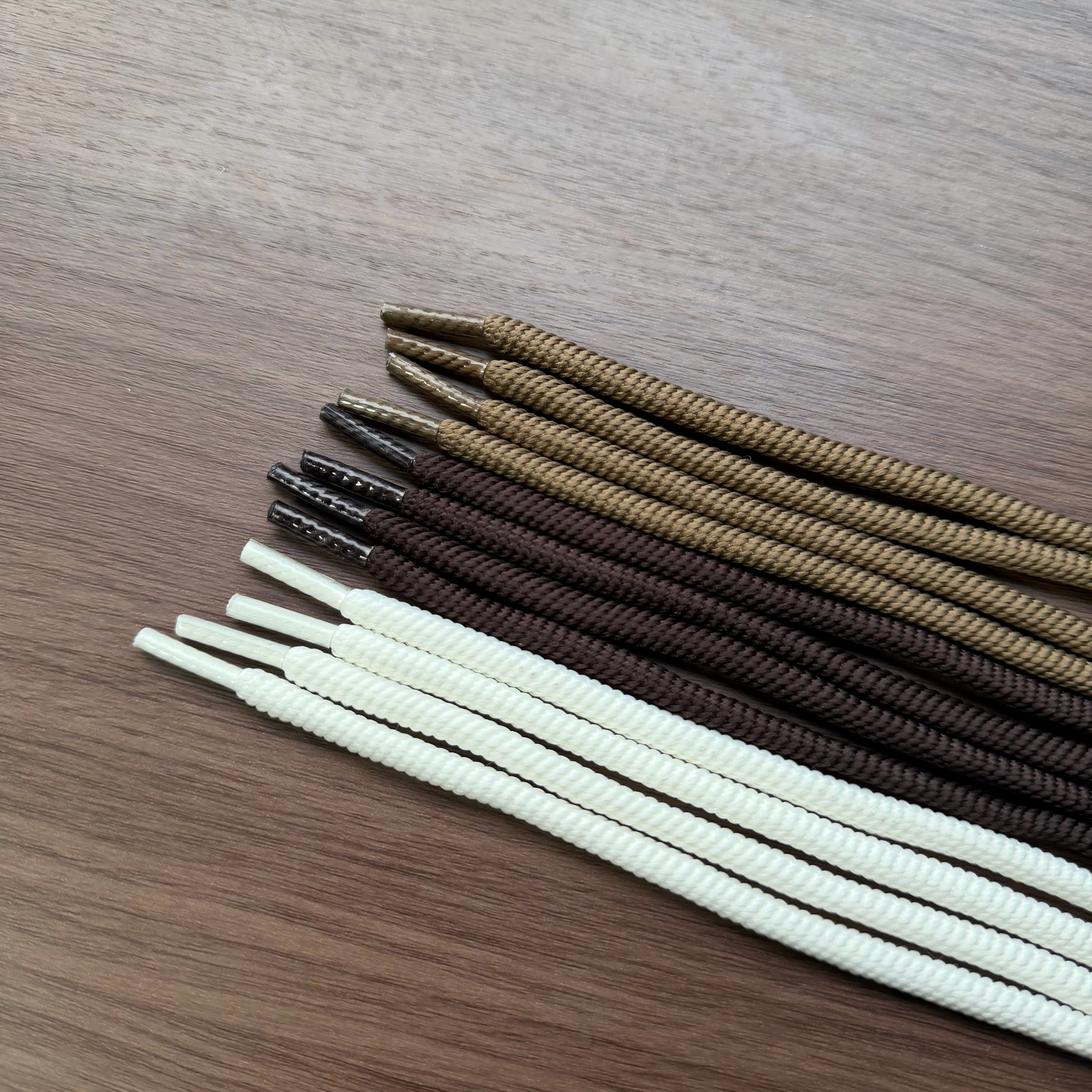 Round Solid-Color Ribbed Shoelaces photo 1