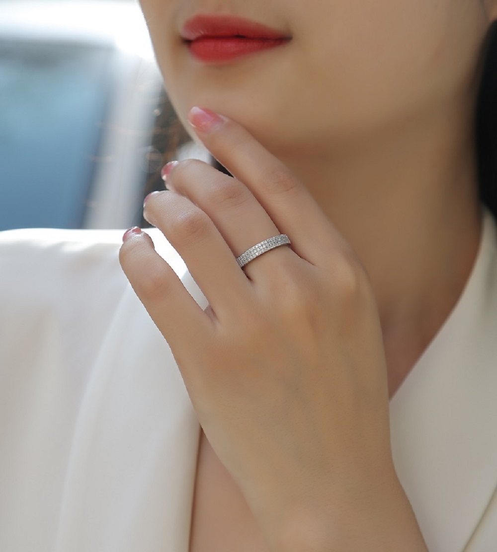 S925 Silver 2.4g Platinum Plated Moissanite Ring, 4.0mm 69pcs D VVS1 Micro Pave Band, GRA Certified US 5-9 photo 6