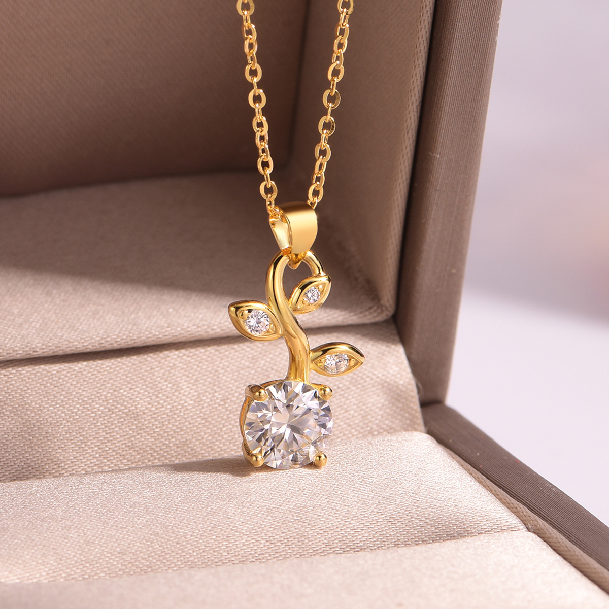 S925 Silver Gold Plated Moissanite Leaf Necklace, 7.0mm 1.2CT D VVS1 Round Stone, GRA Certified 45cm Chain photo 3