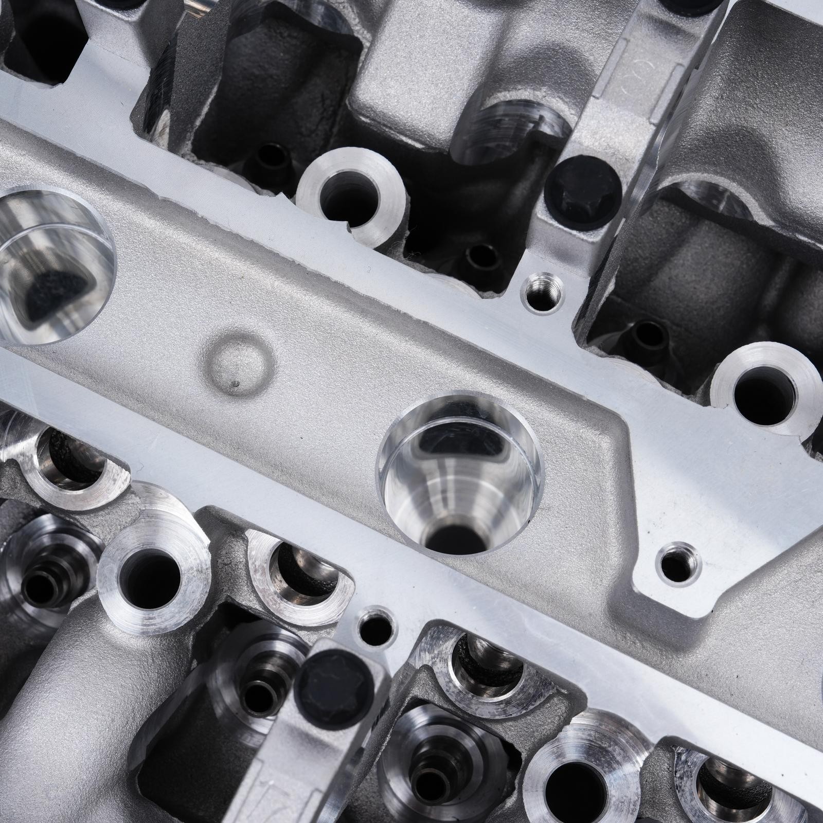 2PC Cylinder Head 55573669 55565291 For Chevy Cruze -Sonic Encore Trax 1.4L Turbo photo 3