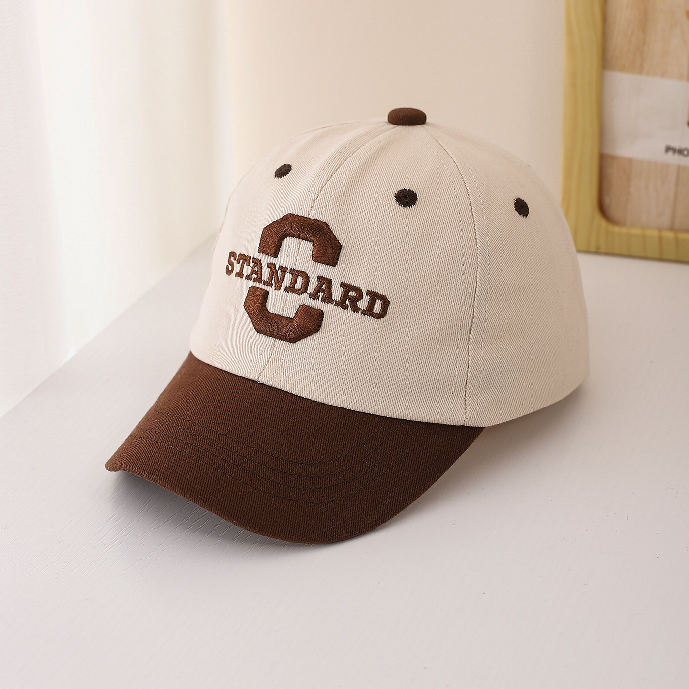 Children's Multi-color Creative C-shaped Letter Embroidery Adjustable Fashionable Casual Bowler Baseball Cap Suitable For Travel And Sports photo 6
