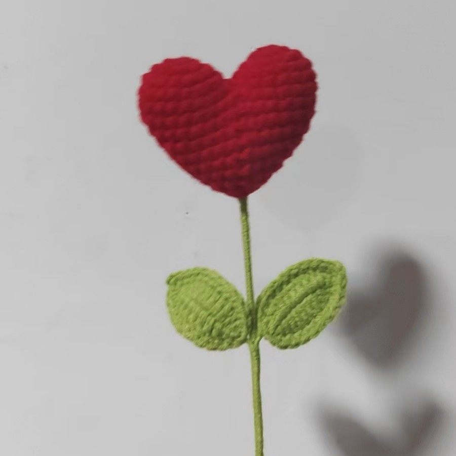 Finished Hand Crochet Yarn Heart Bouquet Valentine's Day Creative Gift Home Decor Ornament Knitted Artificial Flower photo 1