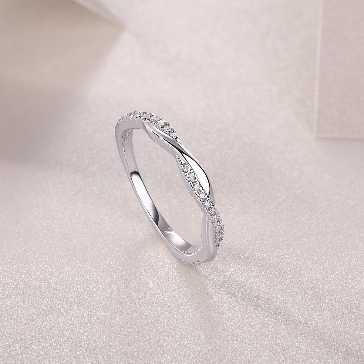 S925 Silver 1.9g Platinum Plated Moissanite Ring, Twisted Pave Band, D VVS1 GRA US 5-9 photo 4