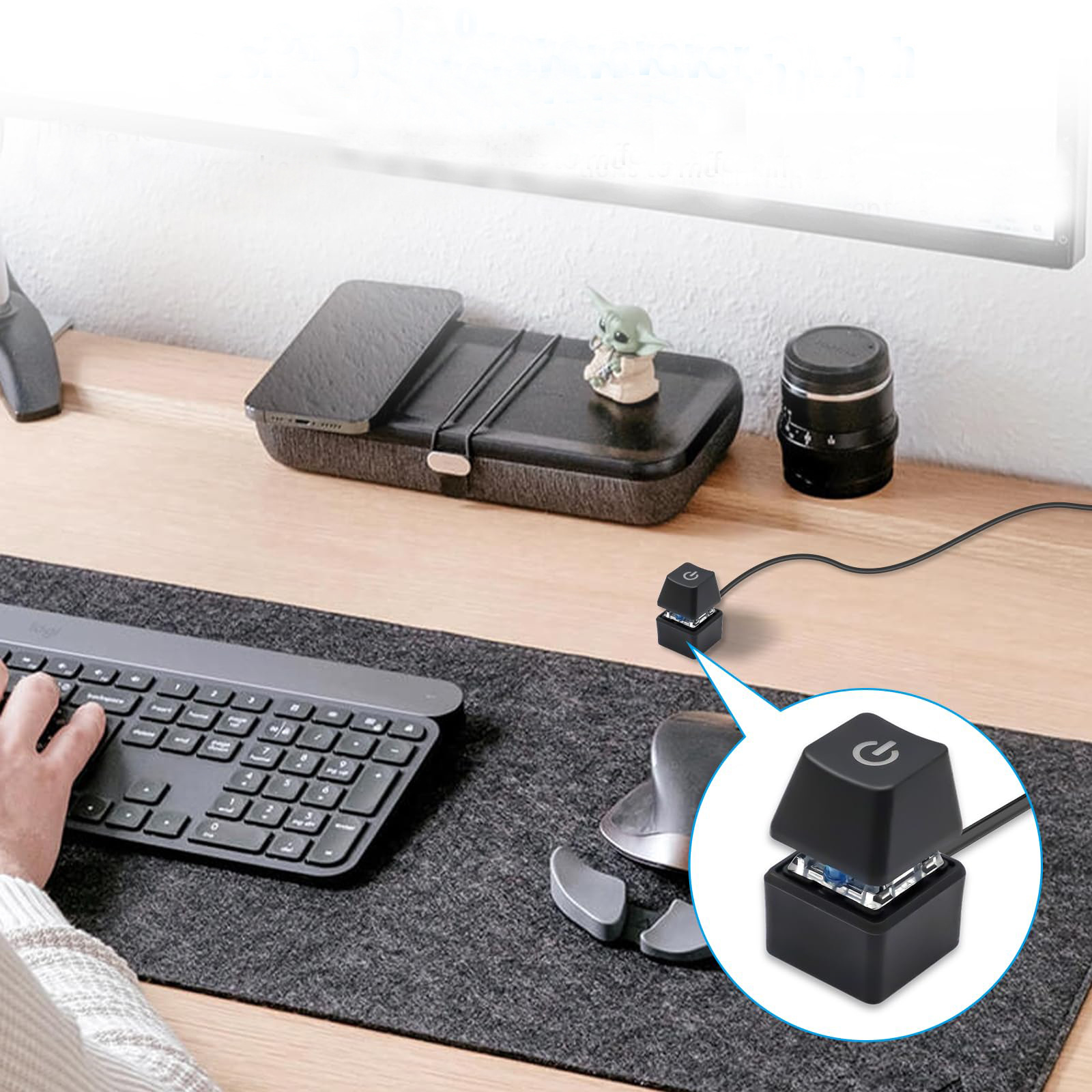The Power Button For Turning On The Computer, The Extension Cable For The Desktop Computer, The External Startup Host, And The External Key For The Internet Cafe Machine Are All External photo 3