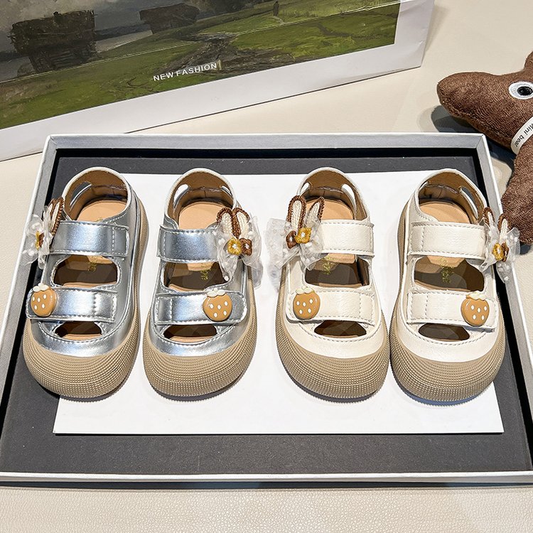 Girl Baby Cute Pendant Sandals Summer New Children's Princess Shoes Baotou Little Girl Soft Soled Shoes photo 4