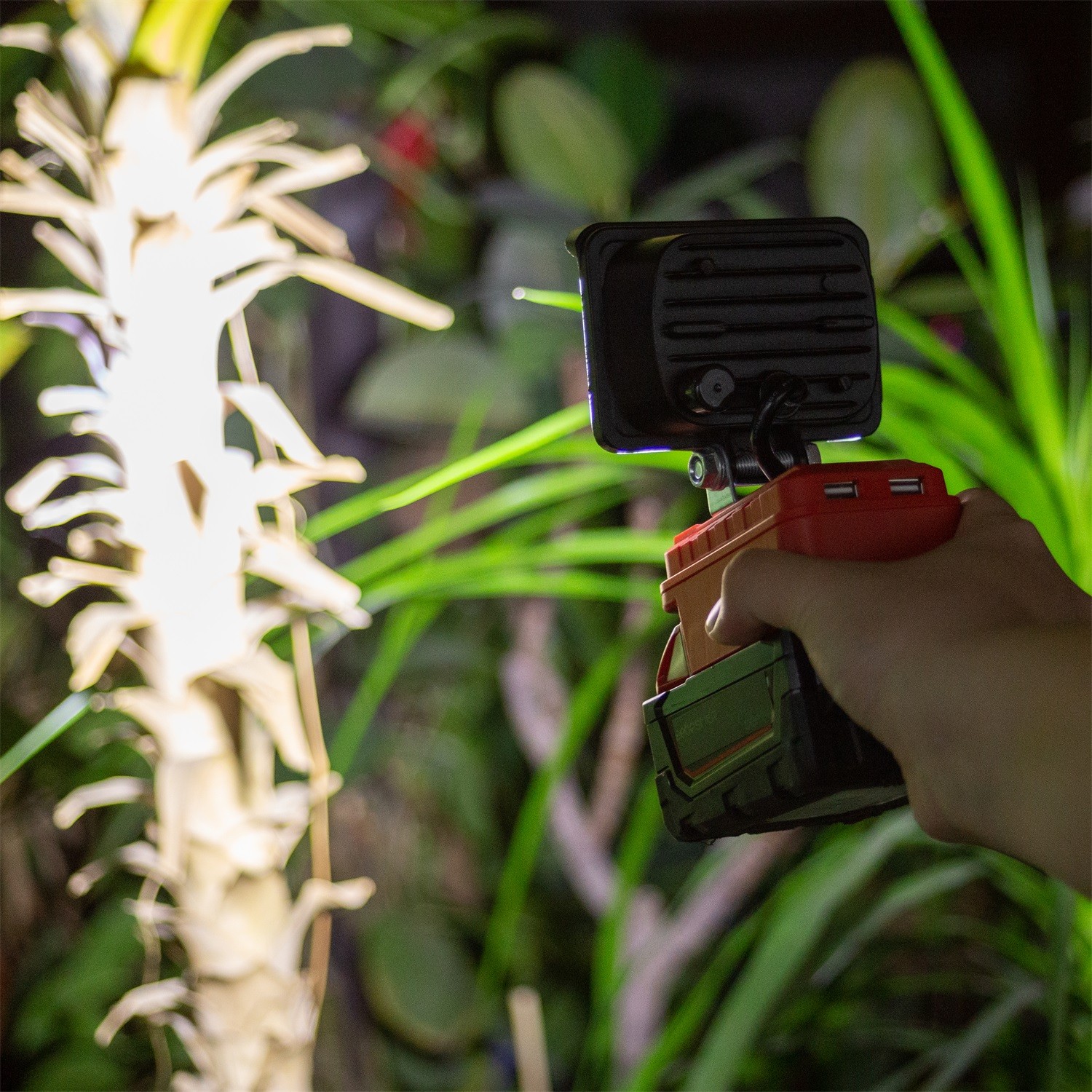 Wireless LED Work Light For Milwaukee M18 18V Battery W&USB Cordless Outdoor NEW photo 4