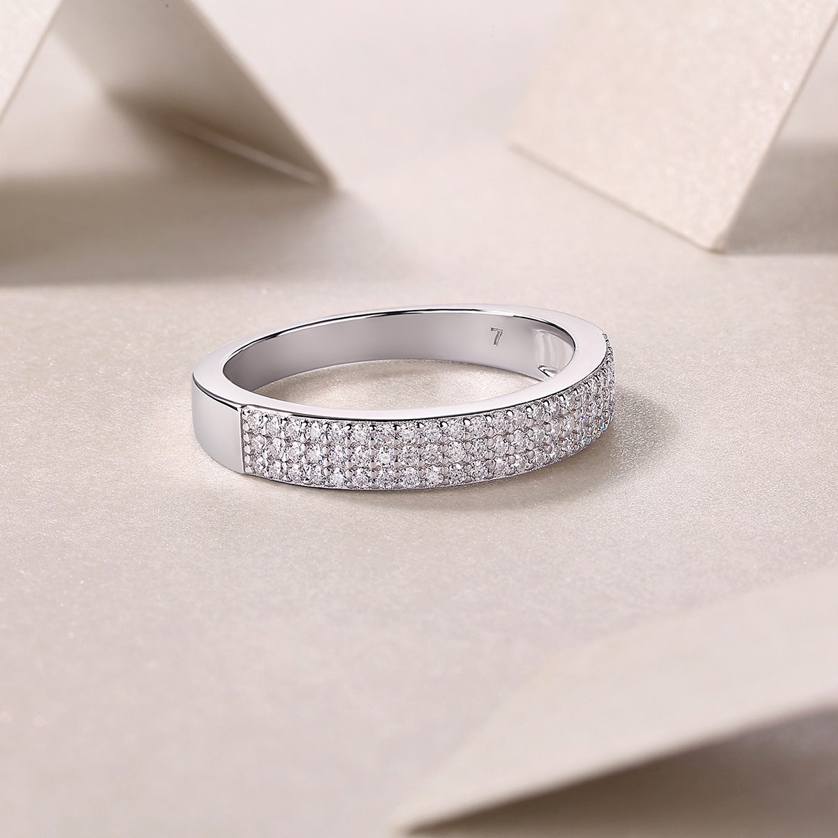 S925 Silver 2.4g Platinum Plated Moissanite Ring, 4.0mm 69pcs D VVS1 Micro Pave Band, GRA Certified US 5-9 photo 5