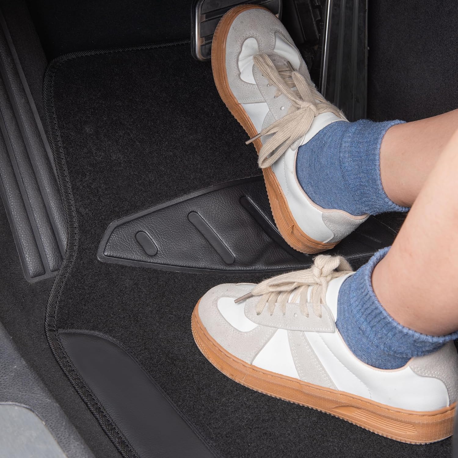 Universal Car Floor Mats 4 Pcs, Waterproof Faux Leather Mats With Anti Slip Backing And Driver Heel Pad For Cars, SUVs, Vans And Trucks photo 3