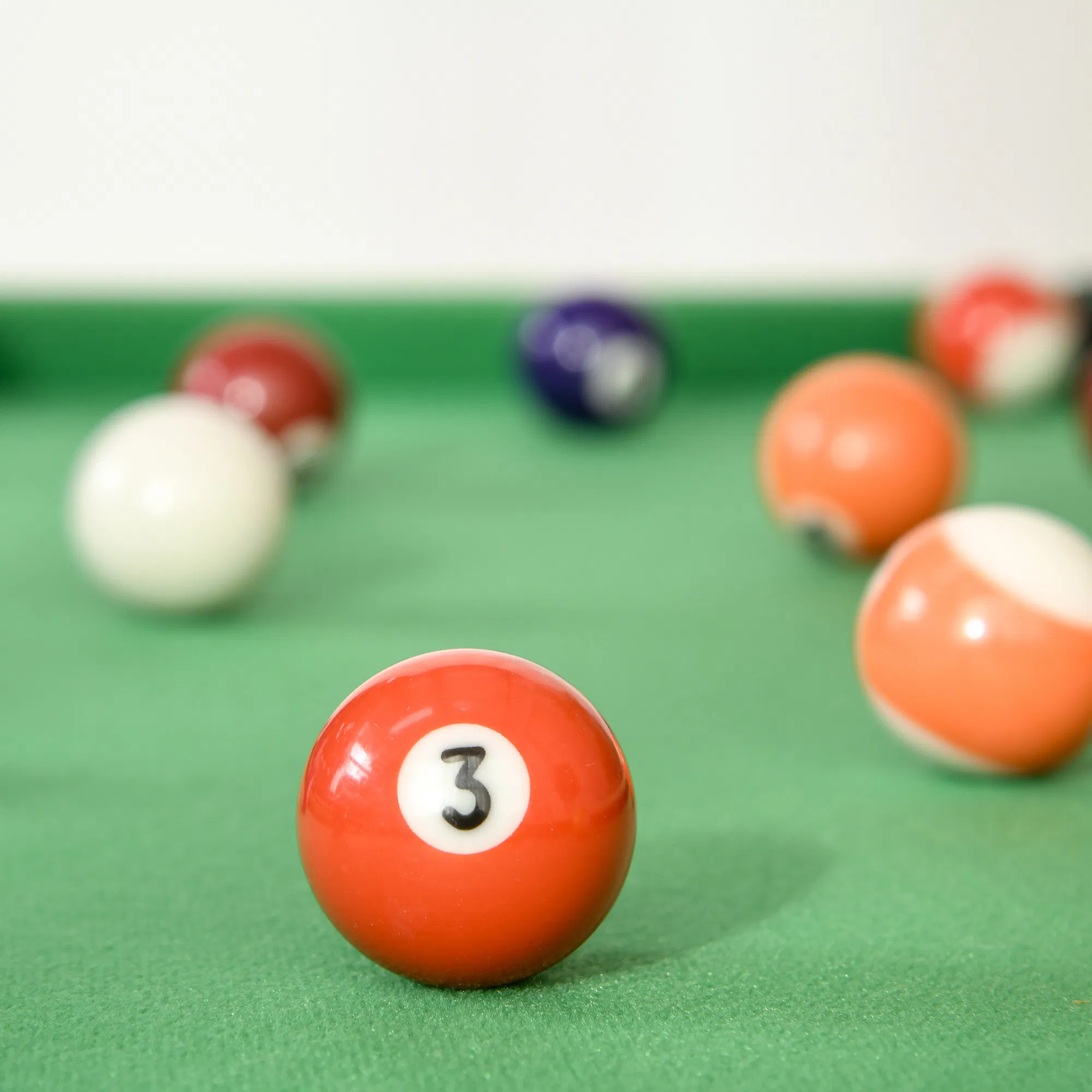 38" Mini Pool Table Set Tabletop Billiards Game with Easy Folding for Storage, with Balls, Cues, Chalk, Brush photo 4
