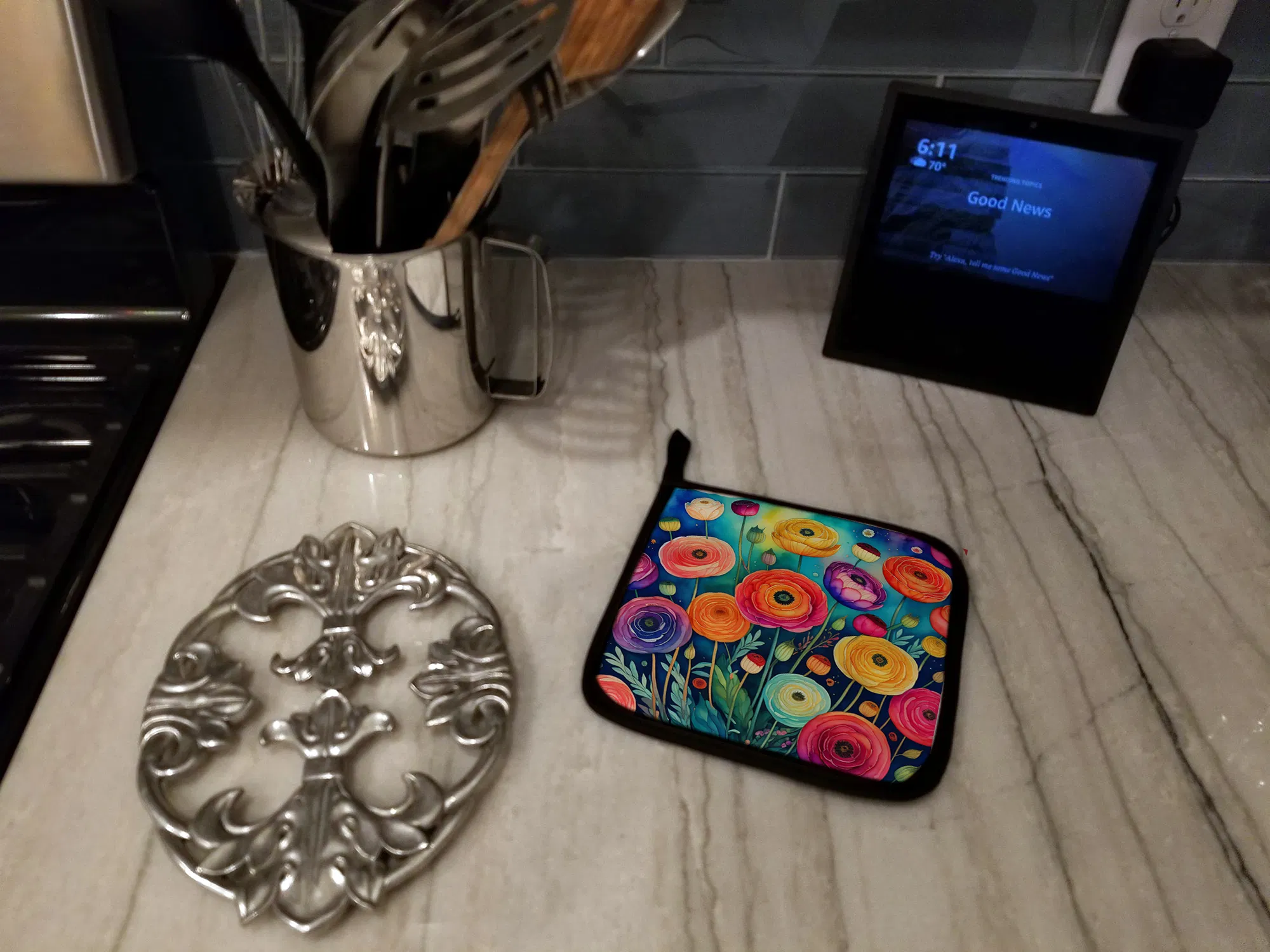 Colorful Ranunculus Pair of Pot Holders Kitchen Heat Resistant Pot Holders Sets Oven Hot Pads for Cooking Baking BBQ, 7 1/2 x 7 1/2 photo 7