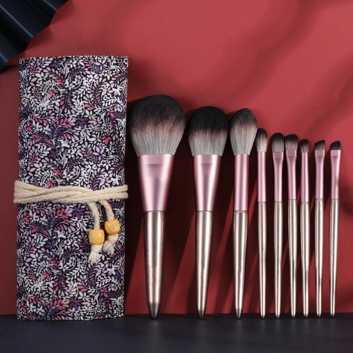 9-piece small pudding makeup brush set, all-in-one face and eye function brush, soft bristles that evenly apply makeup, paired with a printed roll-up case photo 2