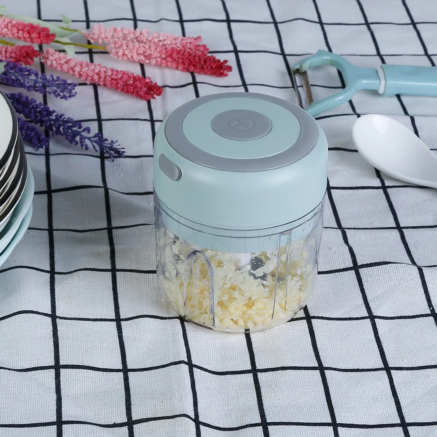 Portable Mini Electric Garlic Chopper, Rechargeable Small Food Processor with 304 Stainless Steel Blade, Detachable Design for Chopping Vegetable, Meat & Seasonings photo 3