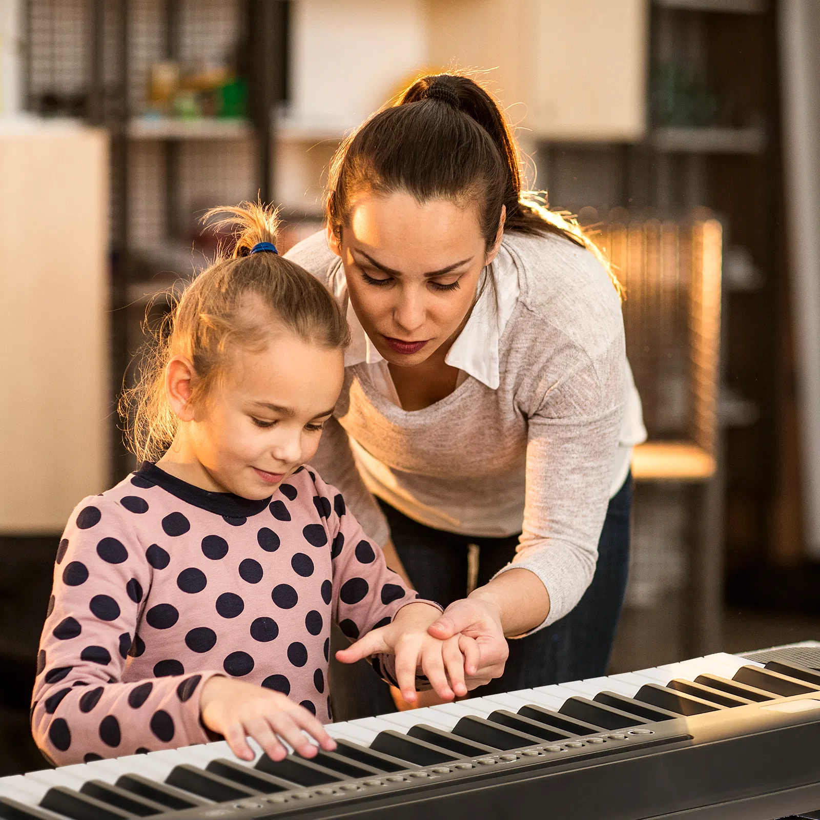 [Do Not Sell on Amazon] GEP-109 61 Key Lighting Keyboard with Piano Stand, Piano Bench, Built In Speakers, Headphone, Microphone, Music Rest, LED Screen, 3 Teaching Modes for Beginners photo 6