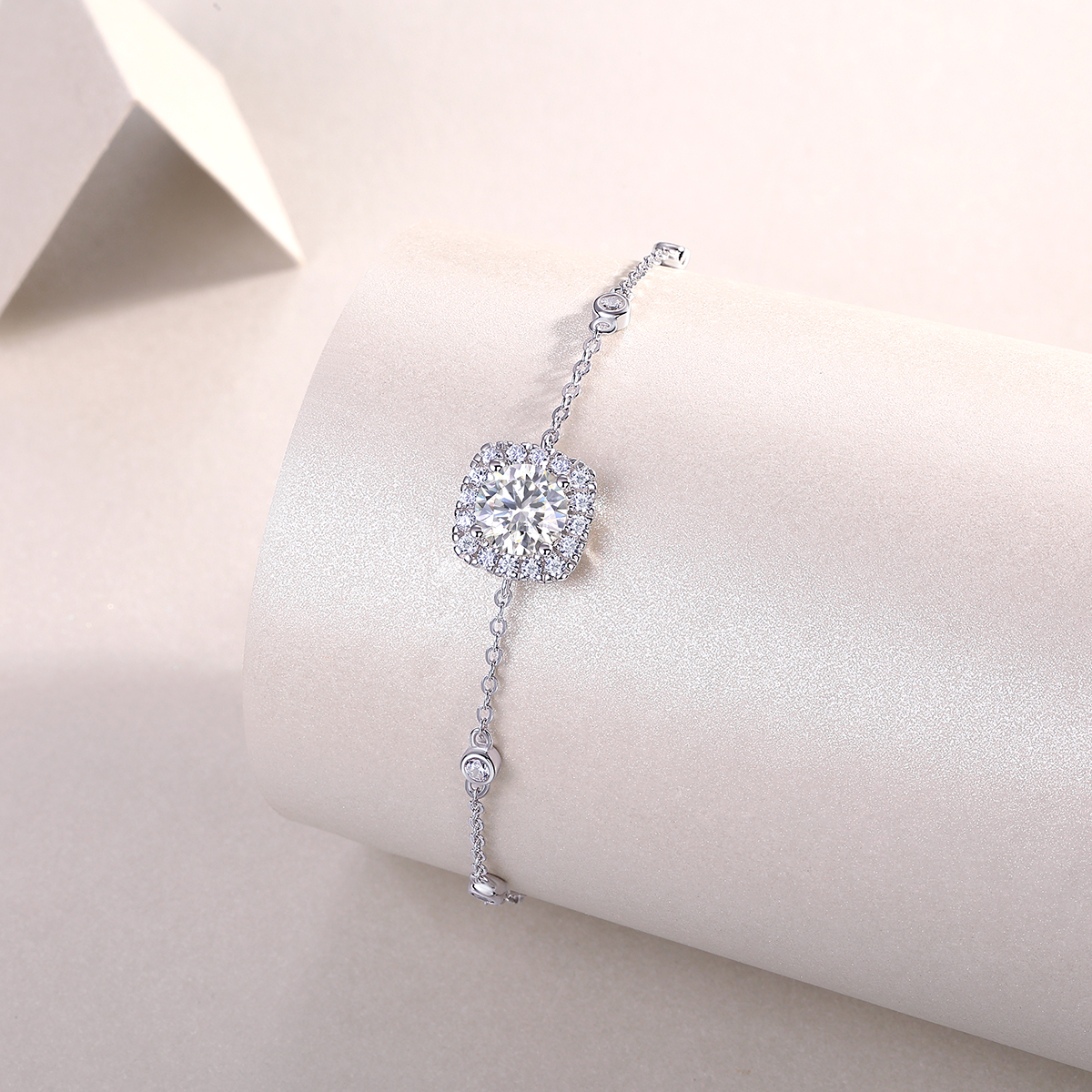 S925 Silver 2.2g 1ct Halo Moissanite Bracelet, D VVS1 Adjustable 16&5cm, GRA Certified photo 2