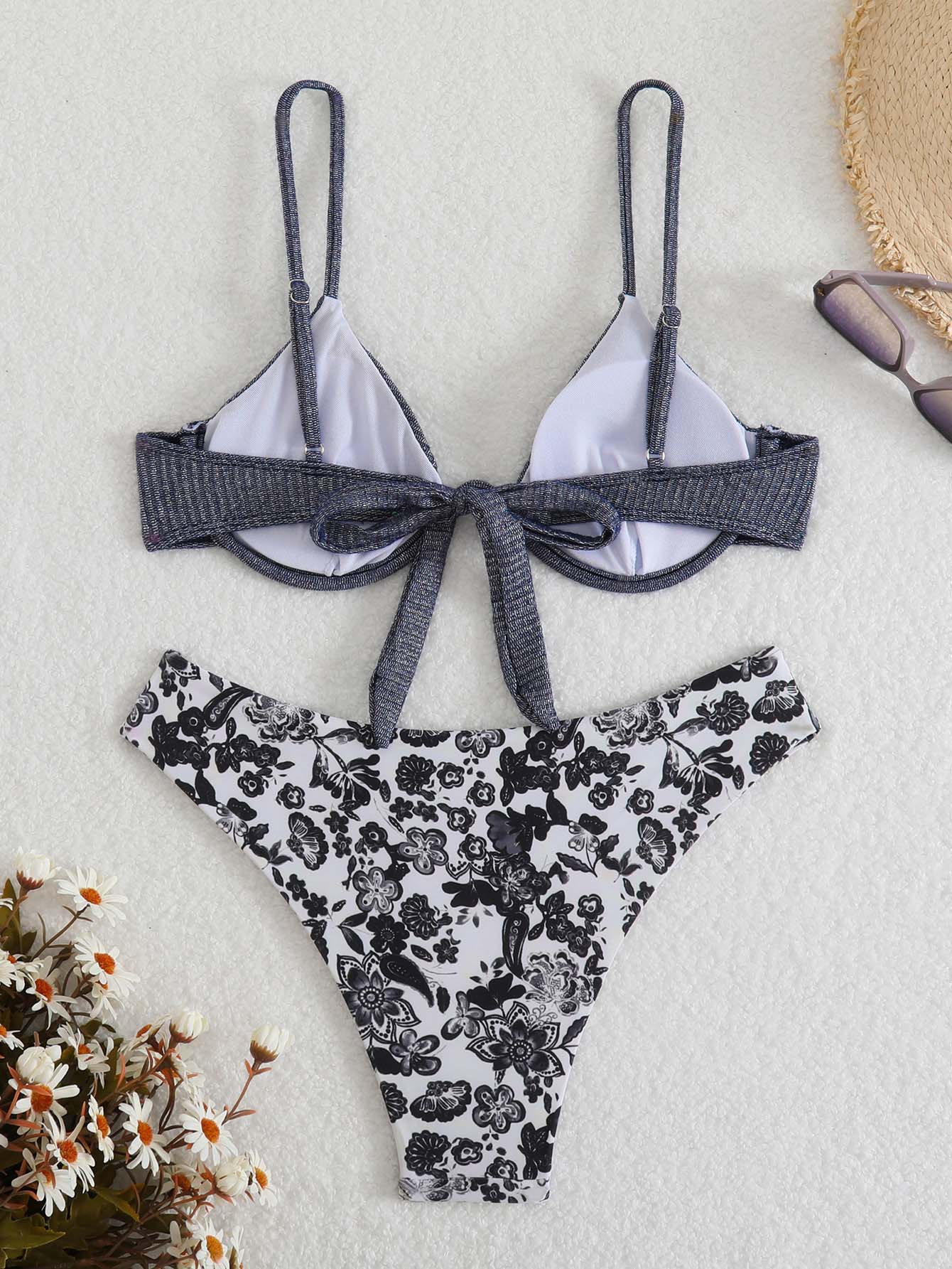 2026 New Solid Color Sexy Circular Cutout Split Set Swimsuit Straps Over-the-Shoulder Halter Two-Piece Bikini Set photo 8
