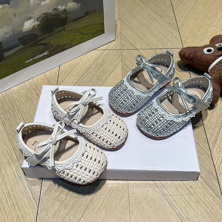 Children's Fashion Hollow Princess Shoes Summer New Style Girls' Soft Bottom Hollow Baotou Little Girls' Anti Slip Sandals photo 8