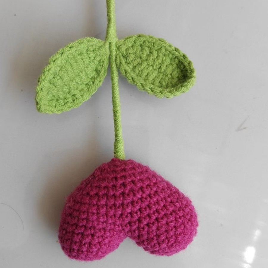 Finished Hand Crochet Yarn Heart Bouquet Valentine's Day Creative Gift Home Decor Ornament Knitted Artificial Flower photo 4