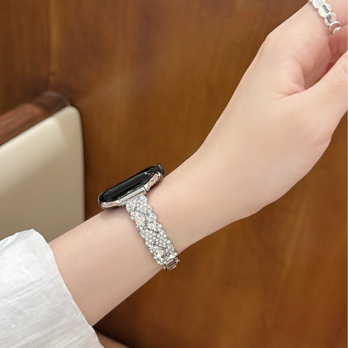 Diamond-Encrusted Bracelet Watch Strap With Heart Motif photo 4
