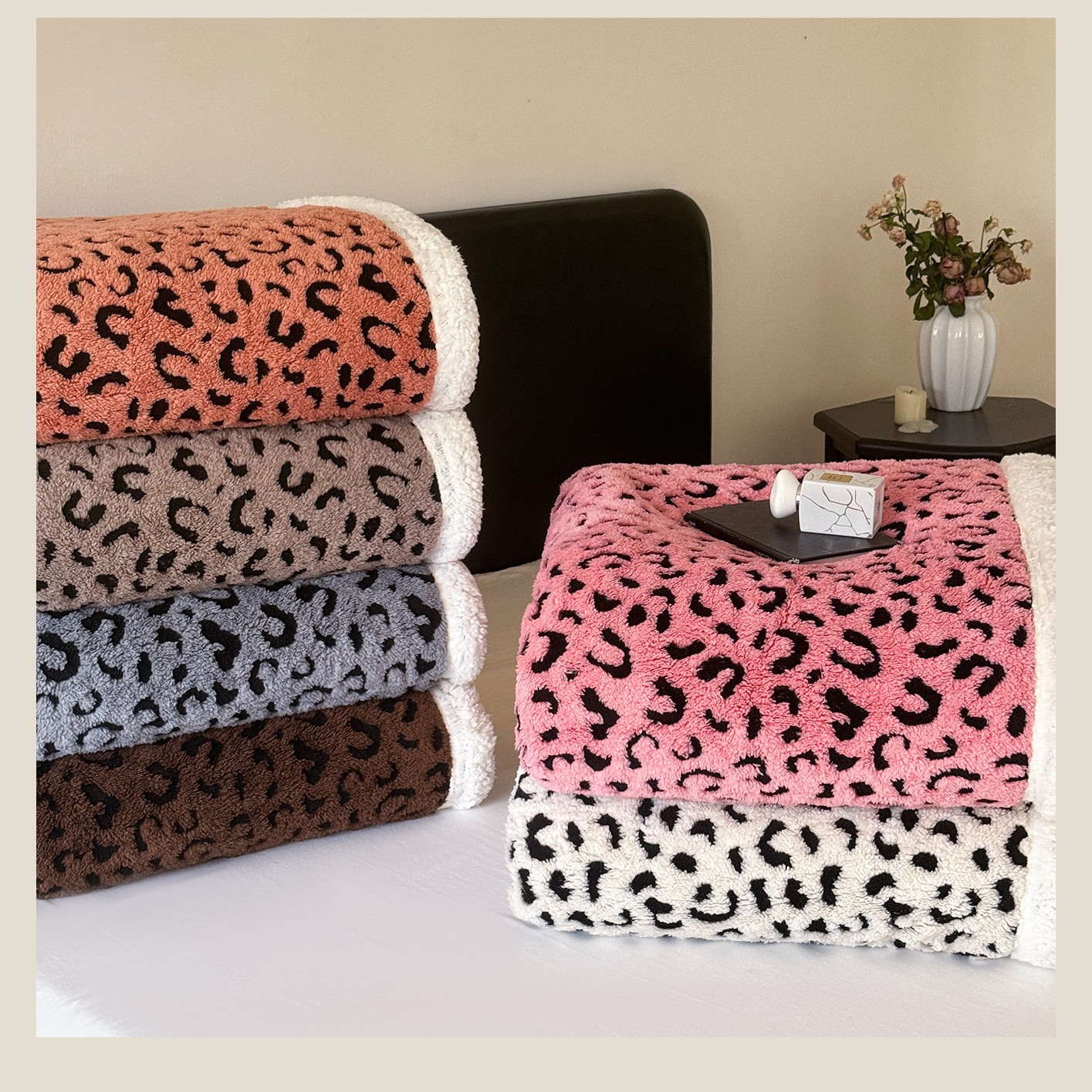 Double-layer Cationic Jacquard Taffeta Fleece Blanket photo 2