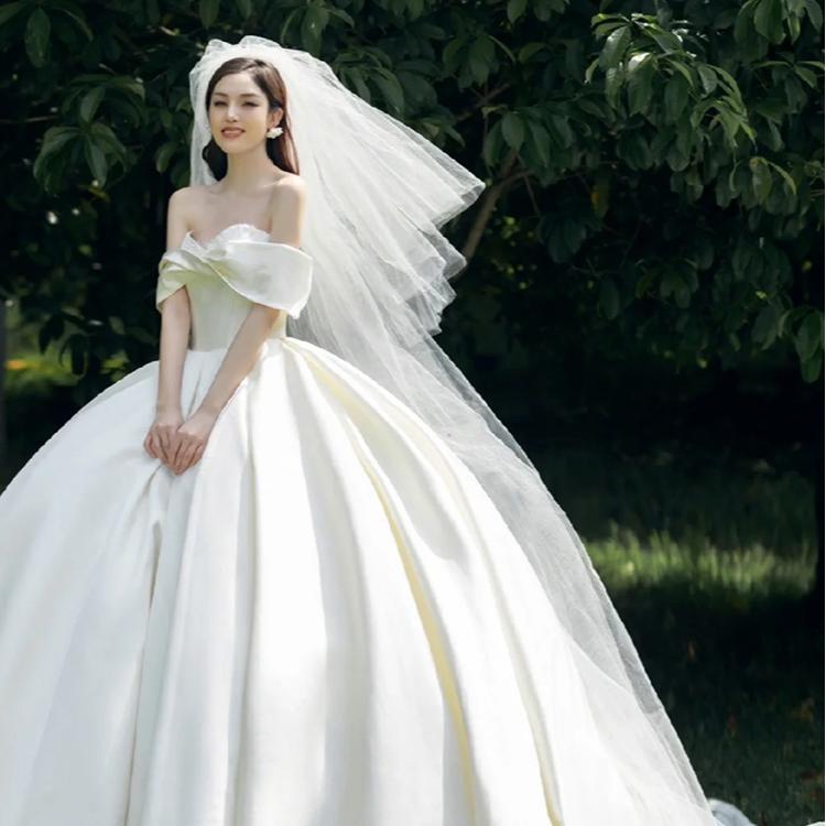 Hard-tulle Veil Sheer And Minimalist Three-tiered Design For Bridal Wedding Styling photo 3