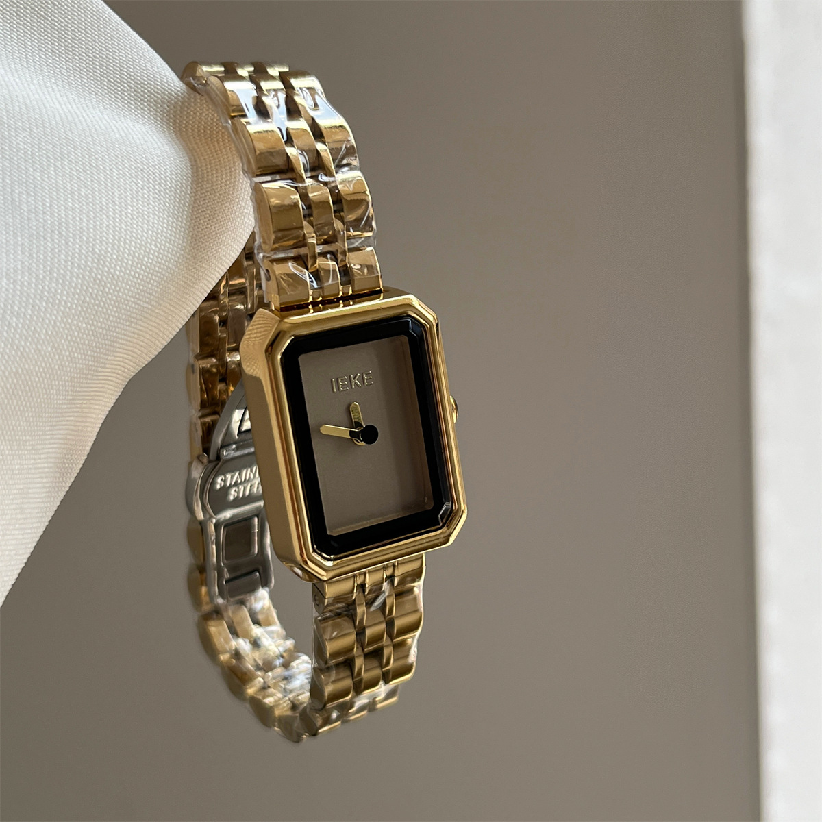 Quartz Watch With Steel Band Women's photo 2