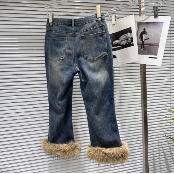 Womens Slim-fit Cropped Denim Capri Pants With Frayed Hems photo 5
