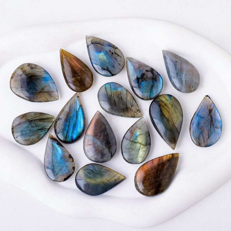 Natural Crystal Blue Light Elongates Stone Droplets photo 3
