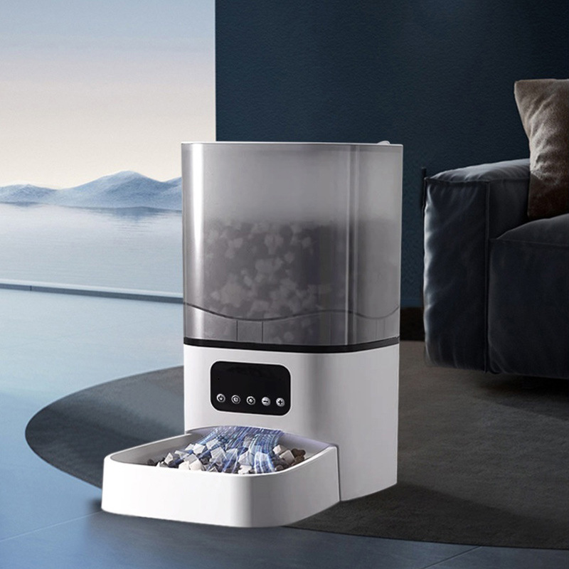 Smart Automatic Pet Feeder For Home Use photo 4