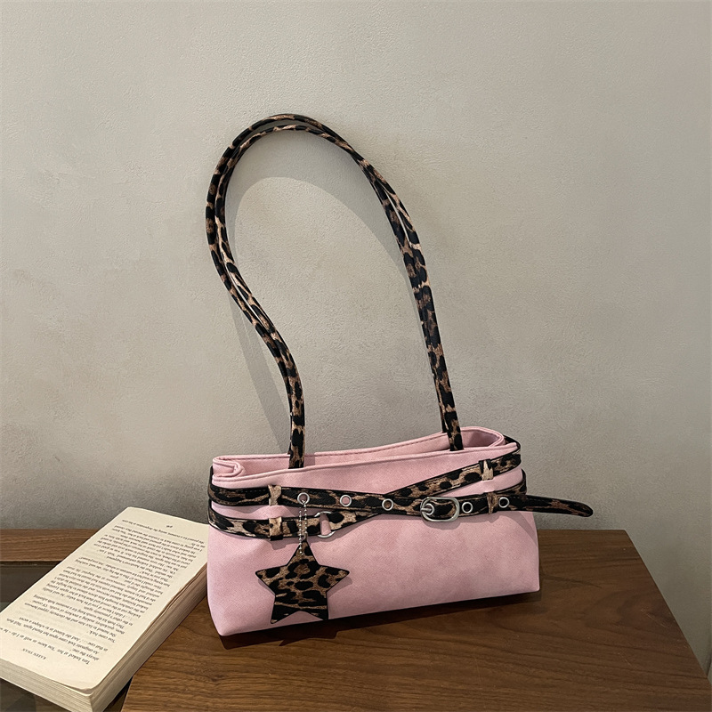 Fashionable And Minimalist Underarm Bag photo 3
