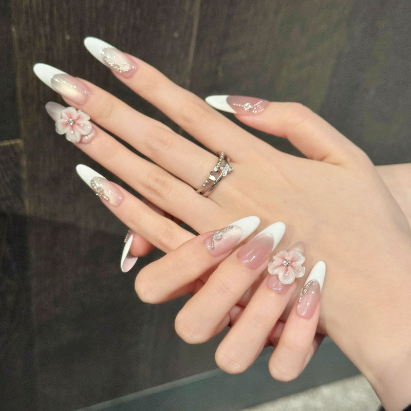 Three-dimensional Carved Details Instantly Brighten The Complexion photo 5