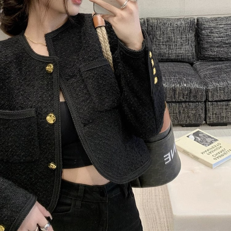Long-sleeved, Short, Single-breasted Black Coat photo 5