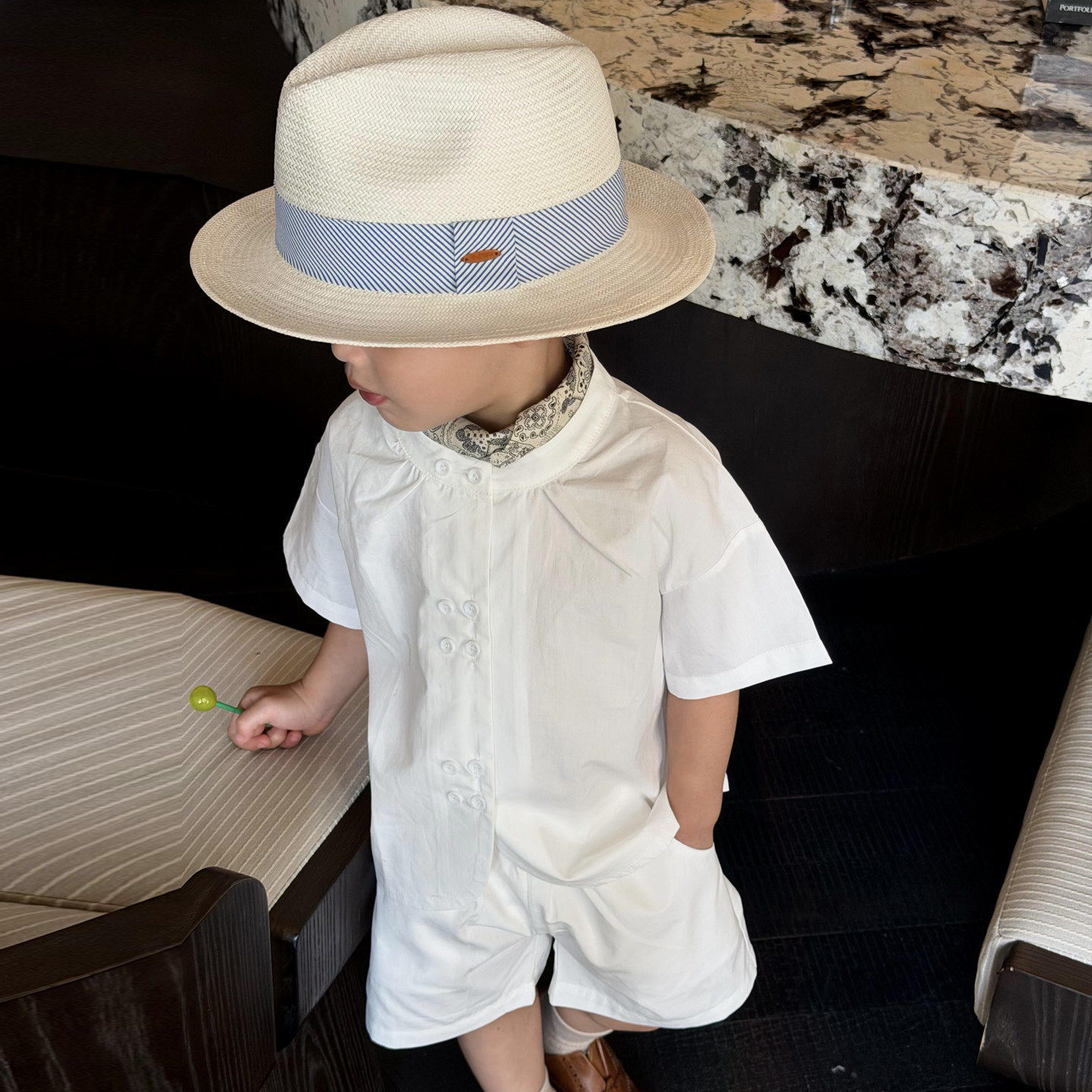 Stylish And Trendy Kids Versatile White Short-sleeve Shirt And Shorts photo 7