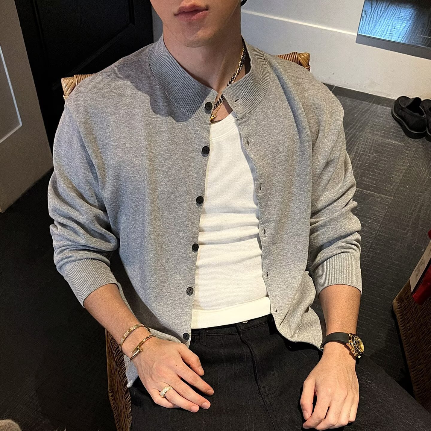 Japanese-style Vintage Coin-pattern Lapel Knit Loose-fit Casual Sweater photo 2
