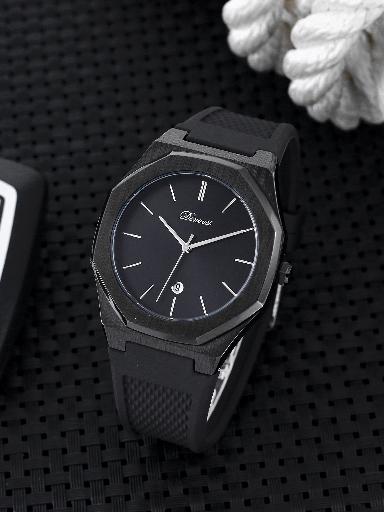 Elegant And Minimalist Waterproof Quartz Watch For Men photo 7