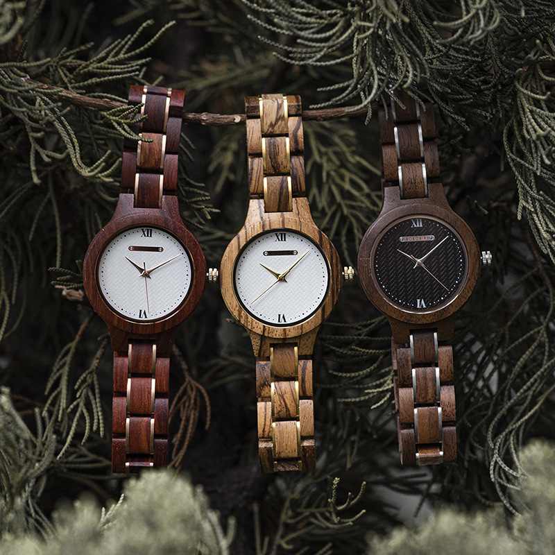 Fashionable Classic Analog Quartz Watch photo 1