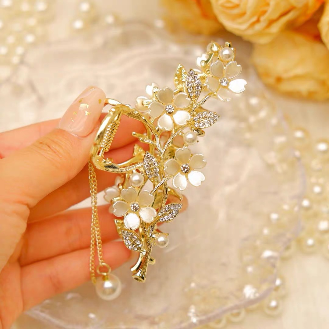 Leaf Hair Clip With Tassel Womens Hairpin photo 8