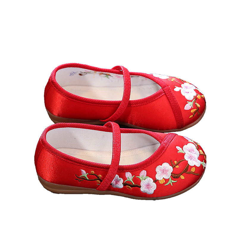 Childrens Simple And Versatile Embroidered Cloth Shoes photo 7