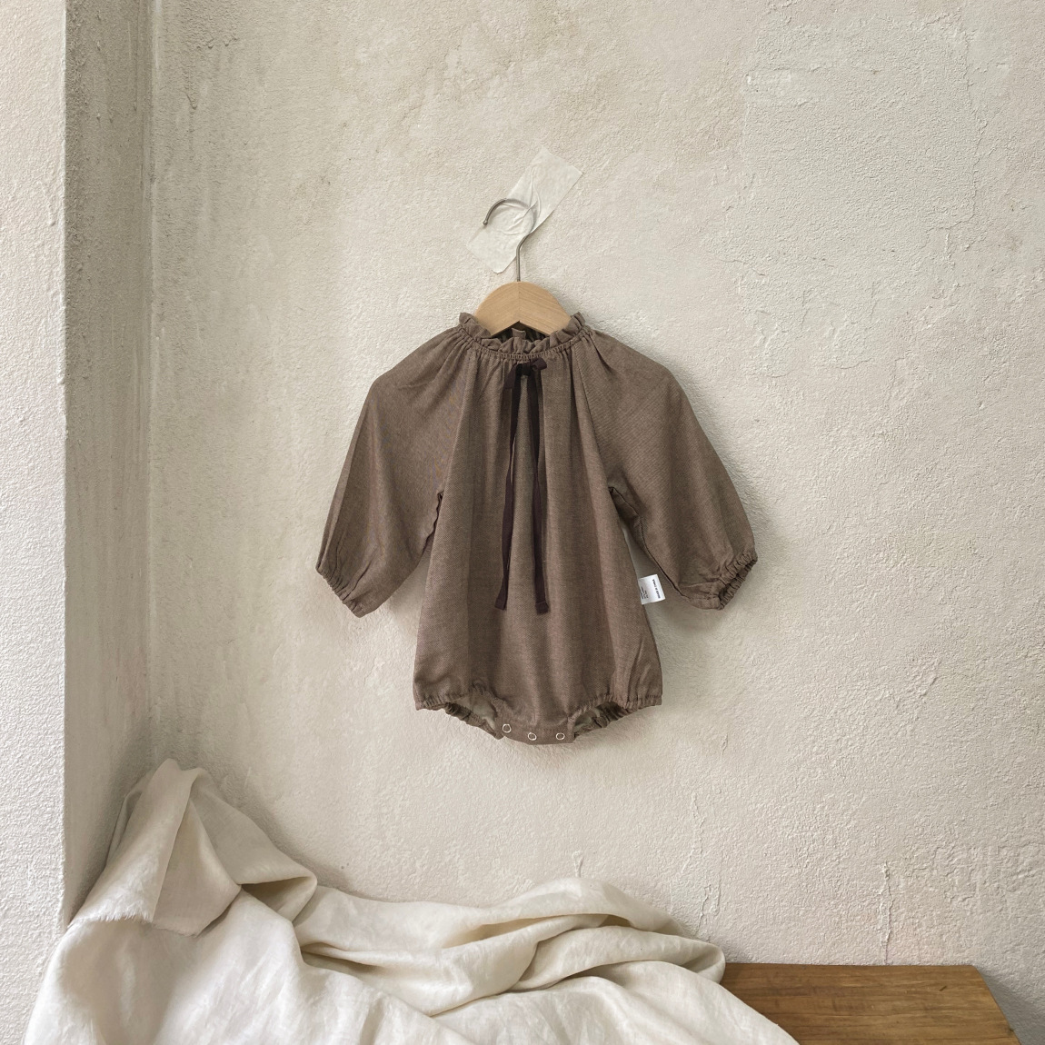 Bow-tie Bud-collar Lantern-sleeve Jumpsuit photo 7