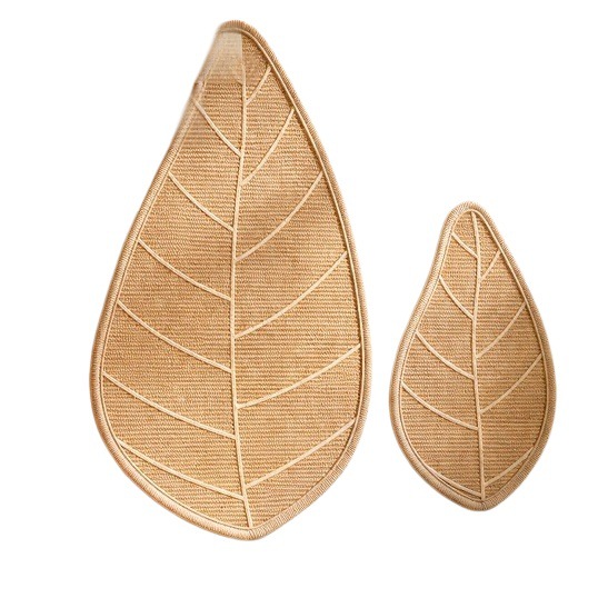 Nordic-style Natural Wood Leaf-shaped Sisal Cat Scratching Mat photo 3