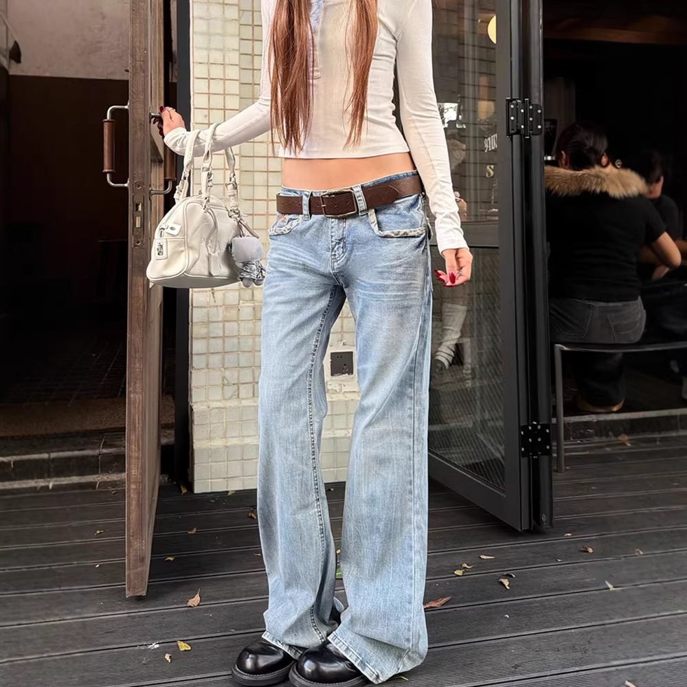 Women's Casual American-style Straight-leg Jeans photo 1