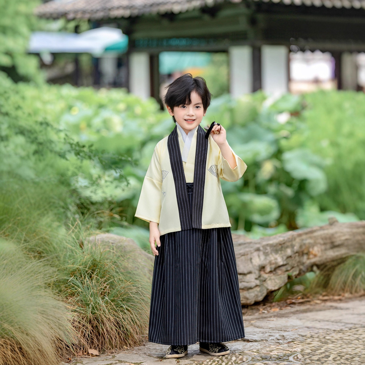 Childrens Yellow Japanese-style Kimono Set photo 6