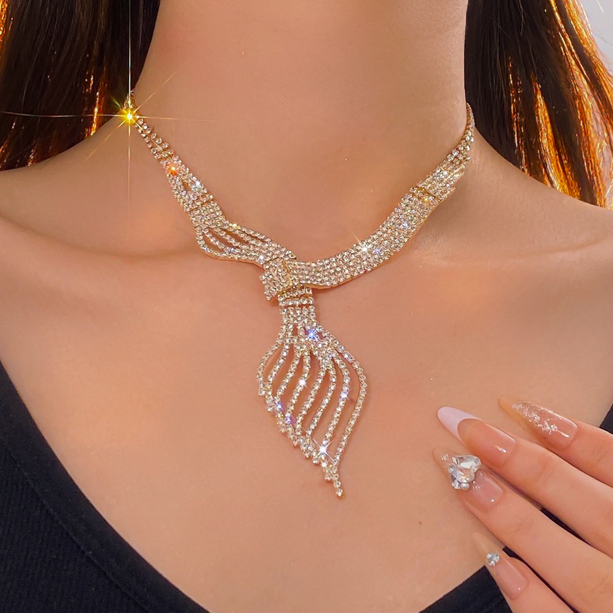 High-grade Clavicle Chain Fashion Grandeur Personality Jewelry Suit photo 4