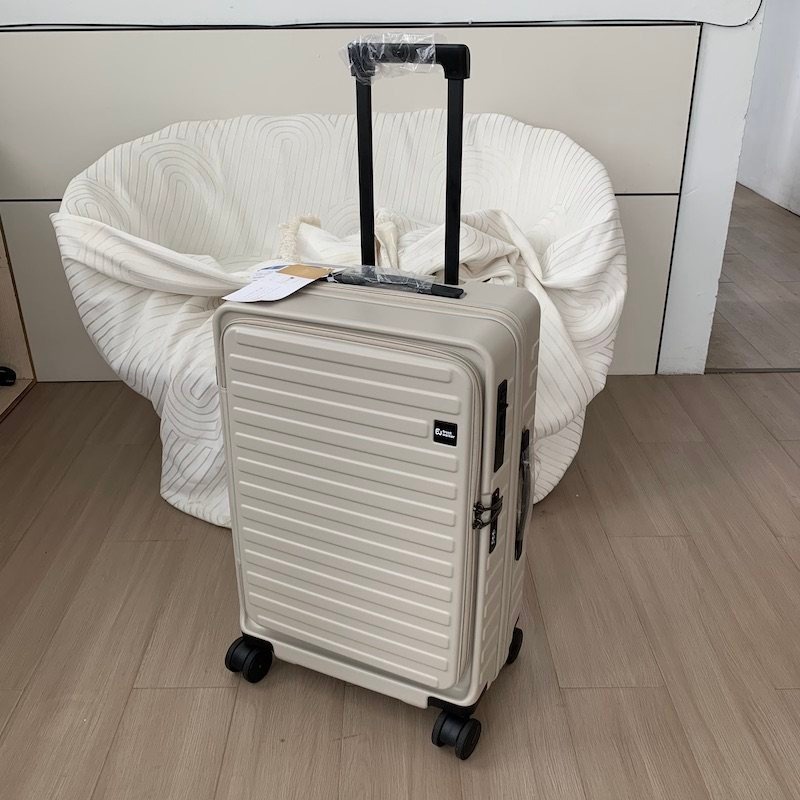Expandable High-capacity Side-opening Suitcase photo 1