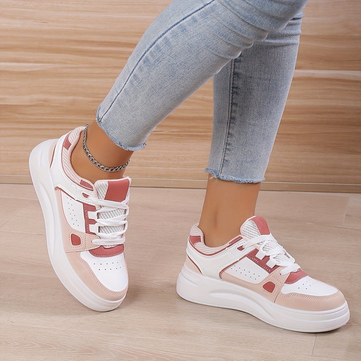 Thick Bottom Show Feet Small Sports Leisure Sneaker photo 1