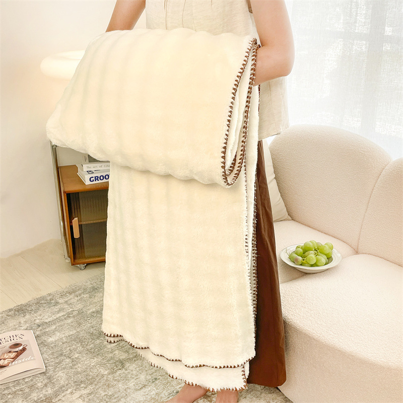 Thickened Shell-edged Rabbit Fur Plush Blanket photo 5