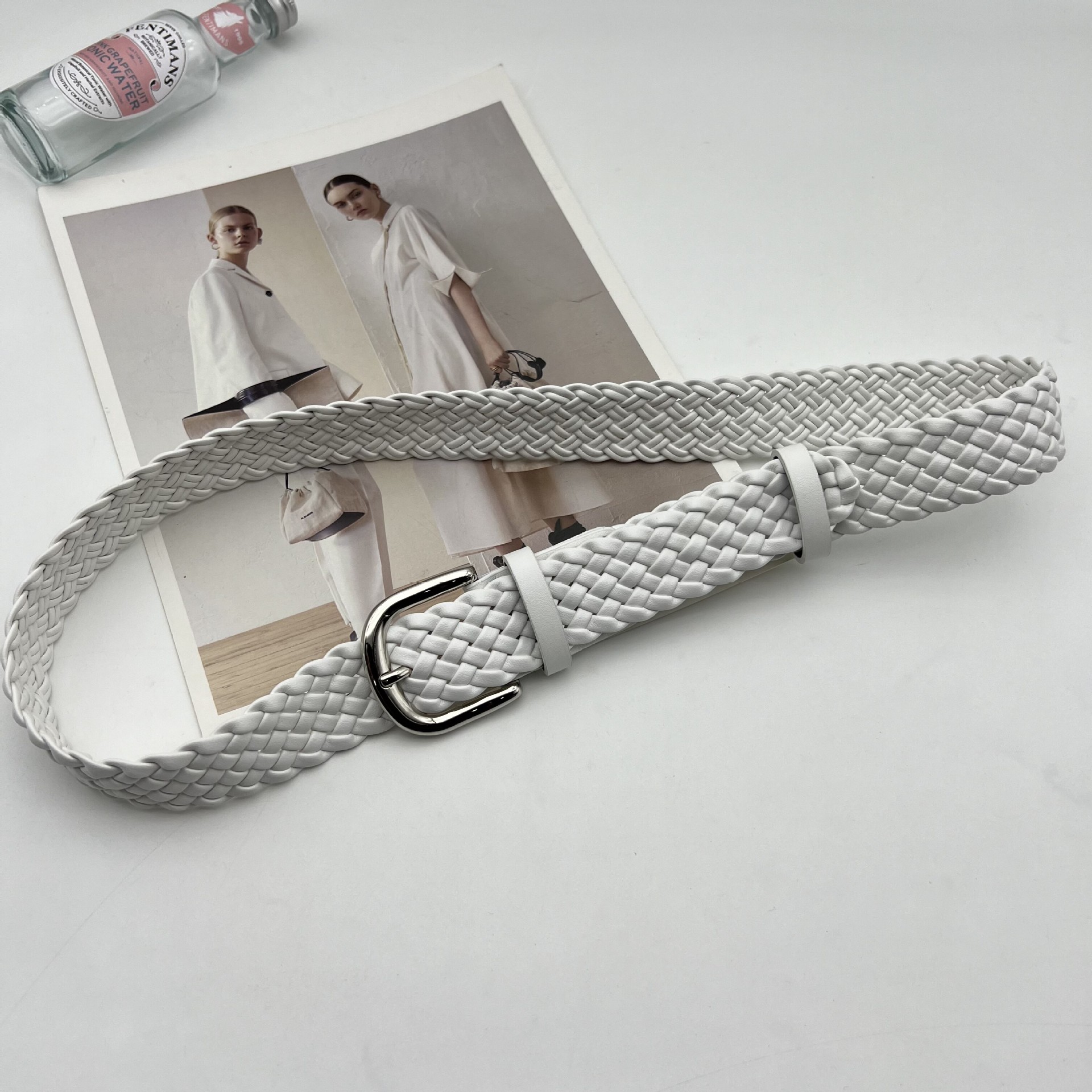 Niche-design Rivet Thin Leather Belt photo 1