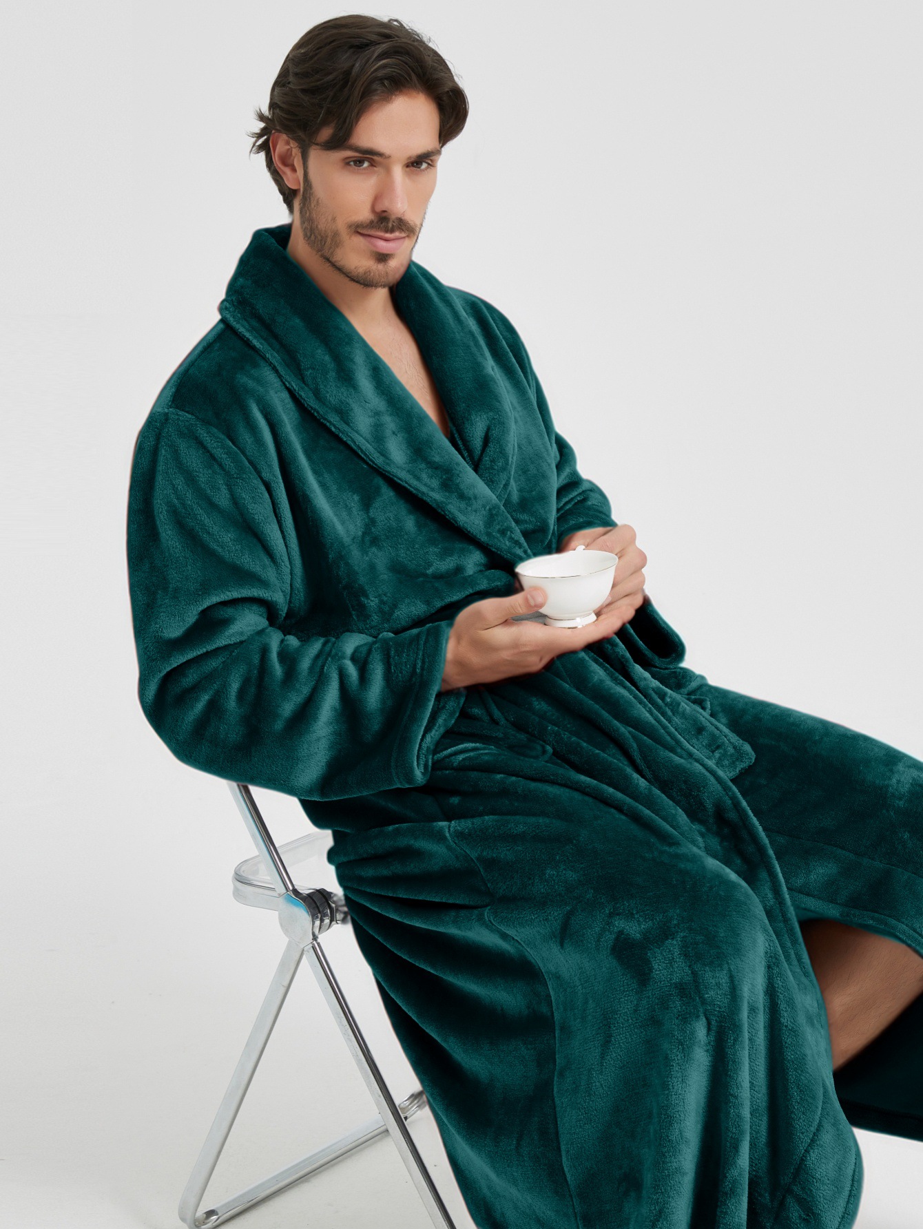 European And American-style Flannel Men's House Robe photo 5