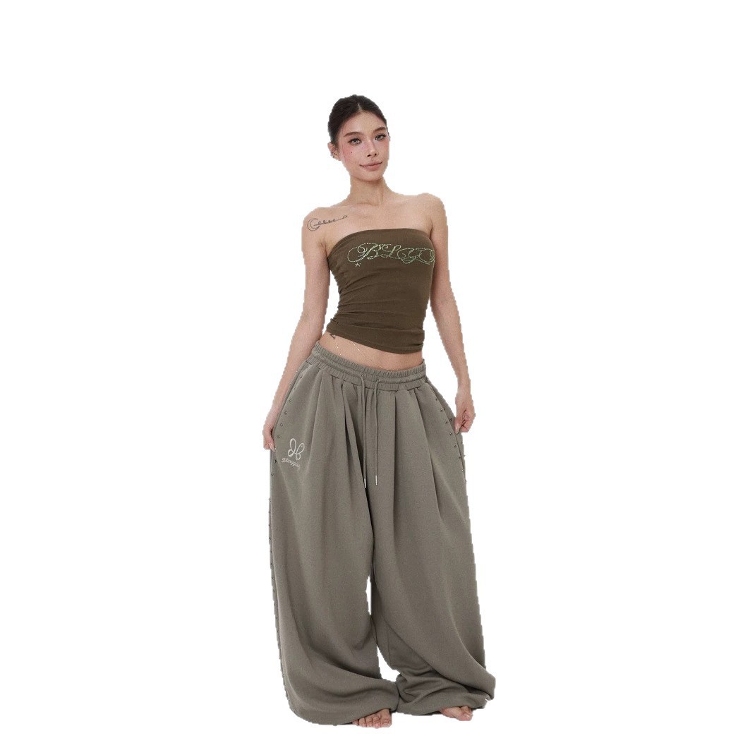 American-style Studded Embroidery Sweatpants photo 3